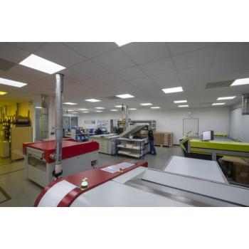  PL CMFT 600 33W/840 ZBVR 