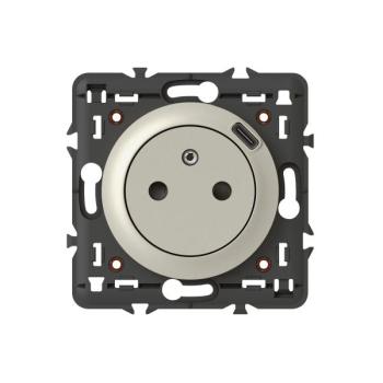  PRISE 2P+T FR USB C TIT 