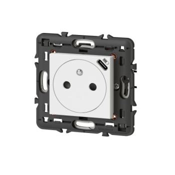  PRISE 2P+T FR USB C BL + SUP 